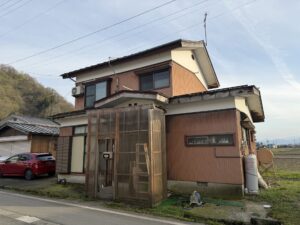 南魚沼市水尾　中古住宅　広い敷地　車庫有り　井戸有り
